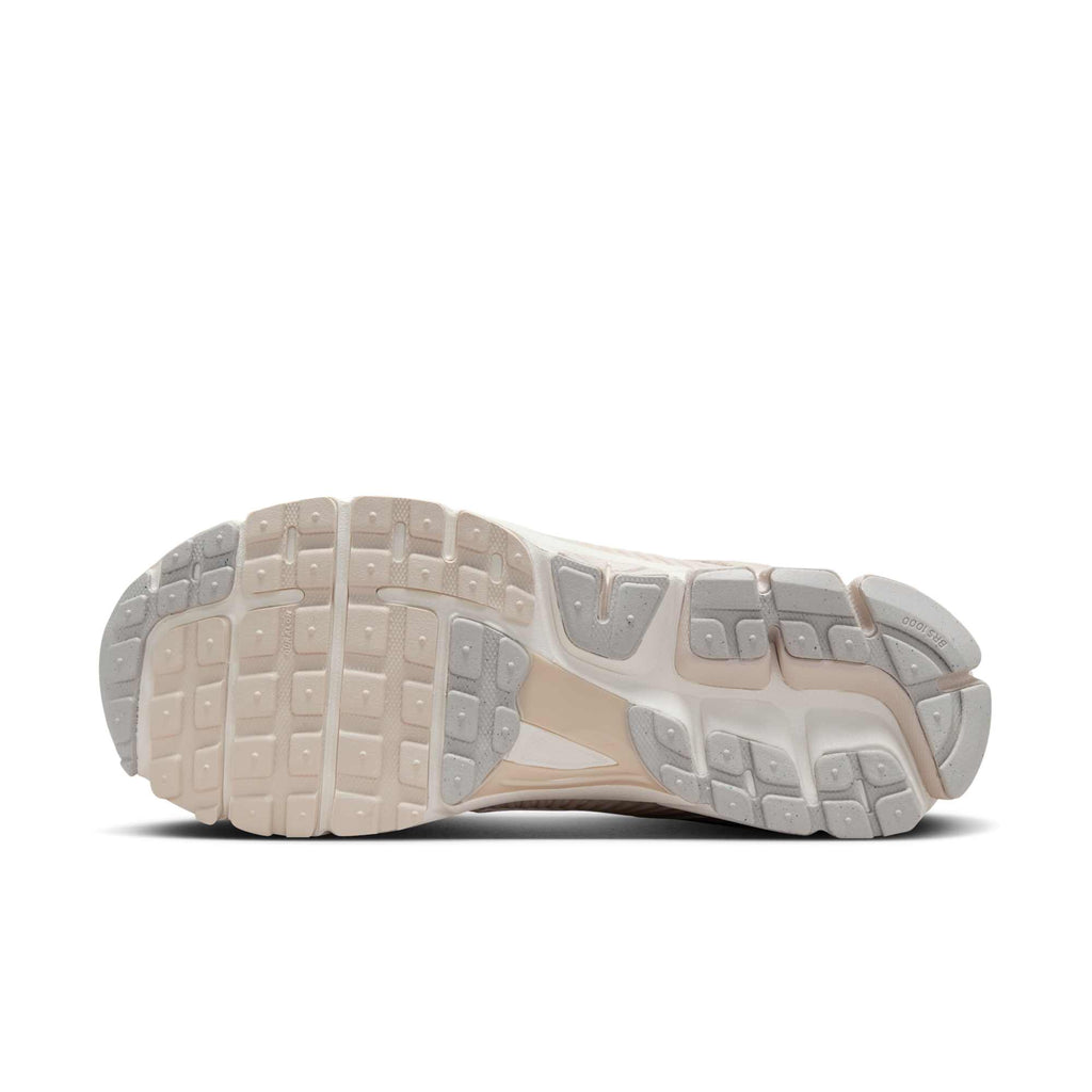 [HF1553-100] MENS NIKE ZOOM VOMERO 5