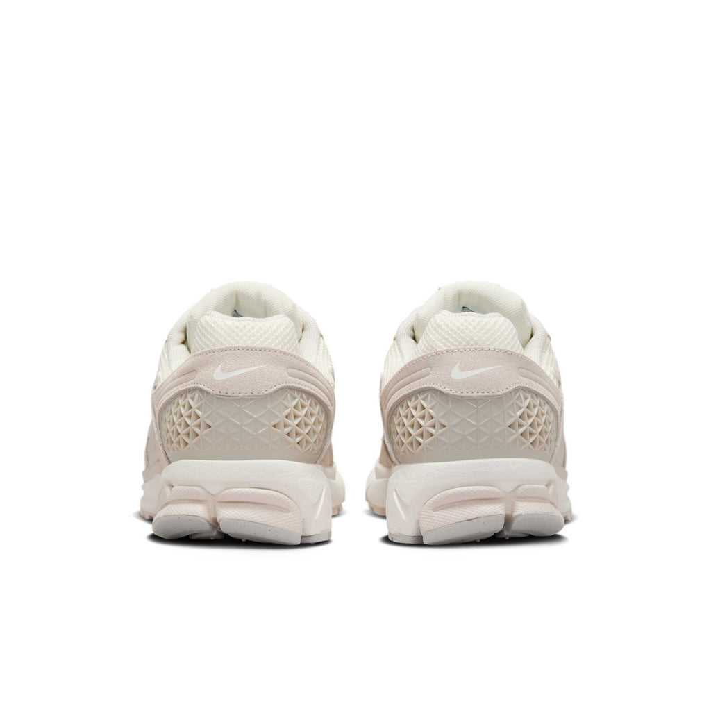 [HF1553-100] MENS NIKE ZOOM VOMERO 5