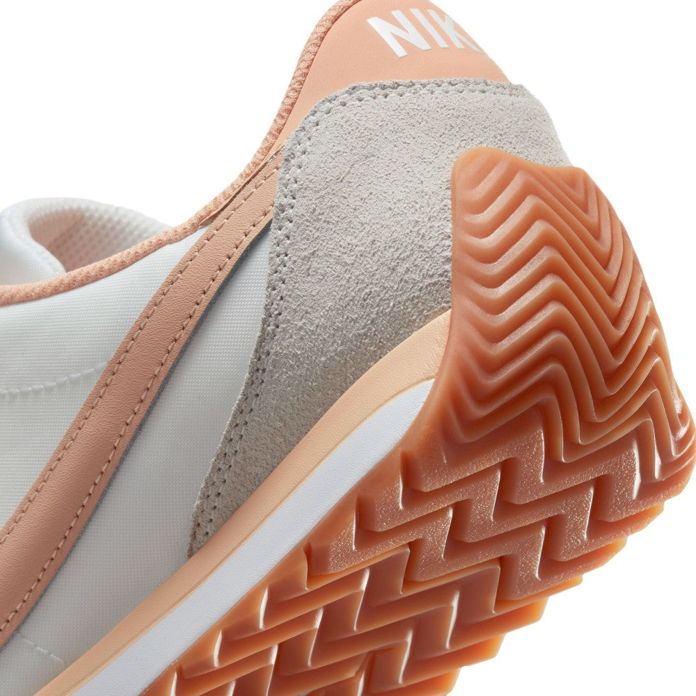 [HM4771-107] WOMENS NIKE PACIFIC 'TOTAL ORANGE'