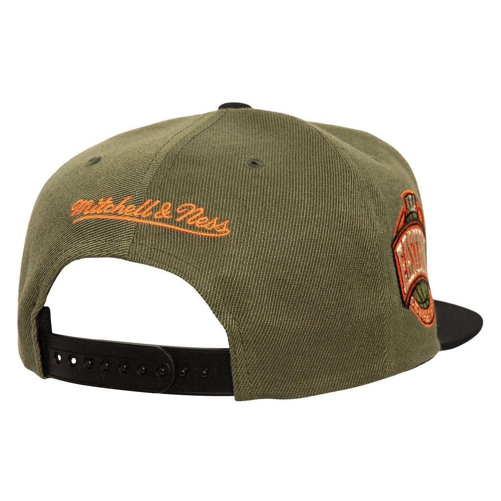 Mens Mitchell & Ness NBA CORE IV SNAPBACK BULLS
