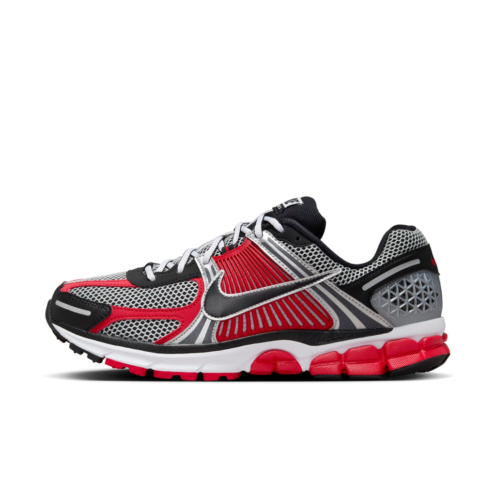 [HV0926-095] Mens Nike ZOOM VOMERO 5 'METALLIC SILVER UNIVERSITY RED'