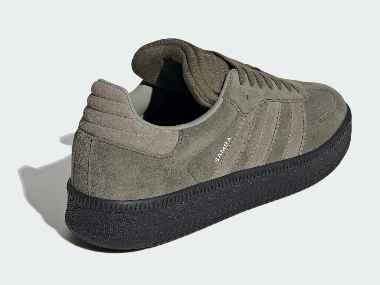 [ID3913] MENS ADIDAS ORIGINALS SAMBA XLG