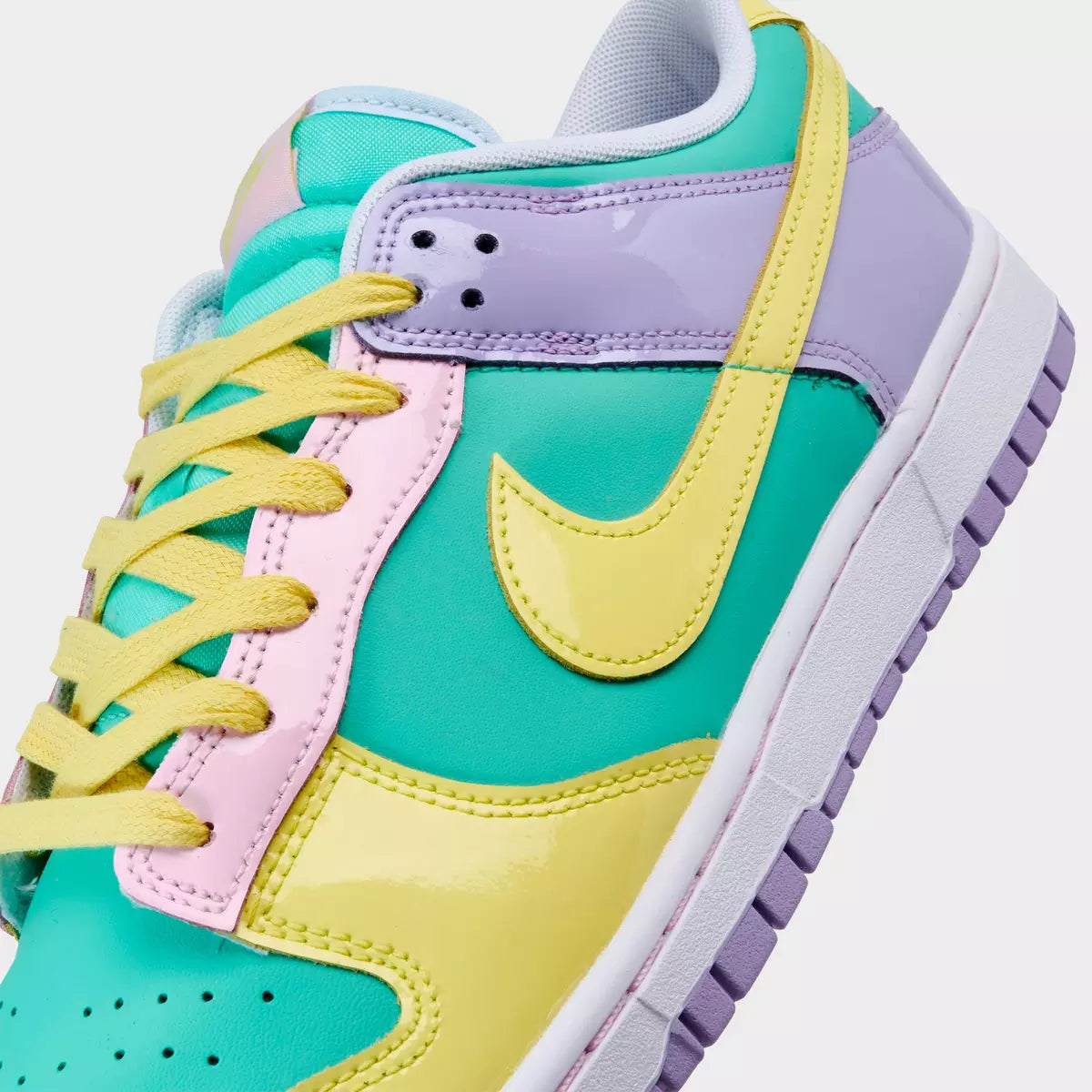 [IQ9404-349] MENS NIKE DUNK LOW RETRO 'EASTER (2026)'