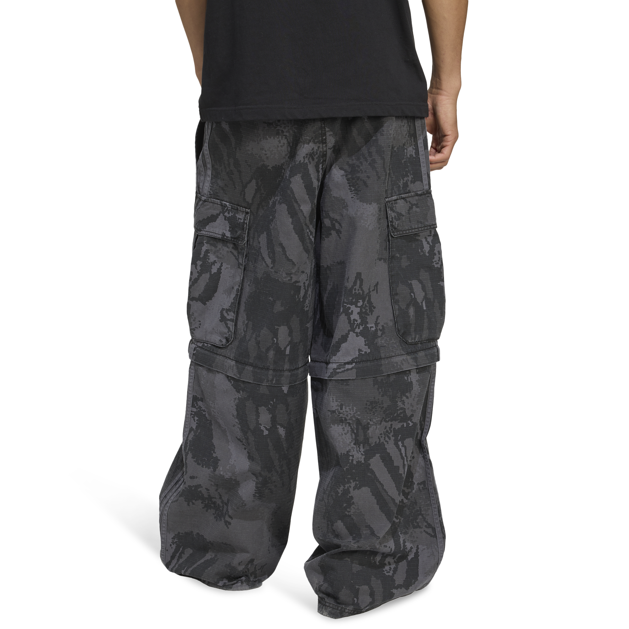 [KD2253] MENS ADIDAS ZIP OFF CARGO PANTS