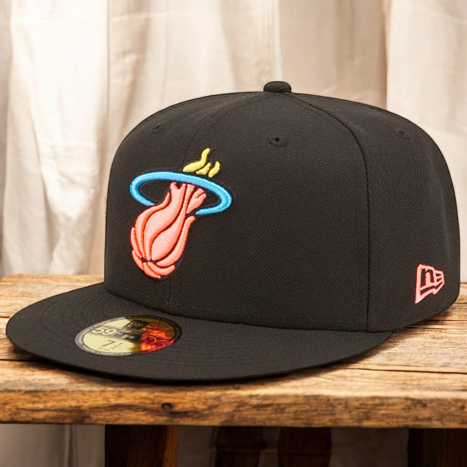 [70643206] Mens New Era NBA 5950 PINK GLOW FITTED - MIAMI HEAT