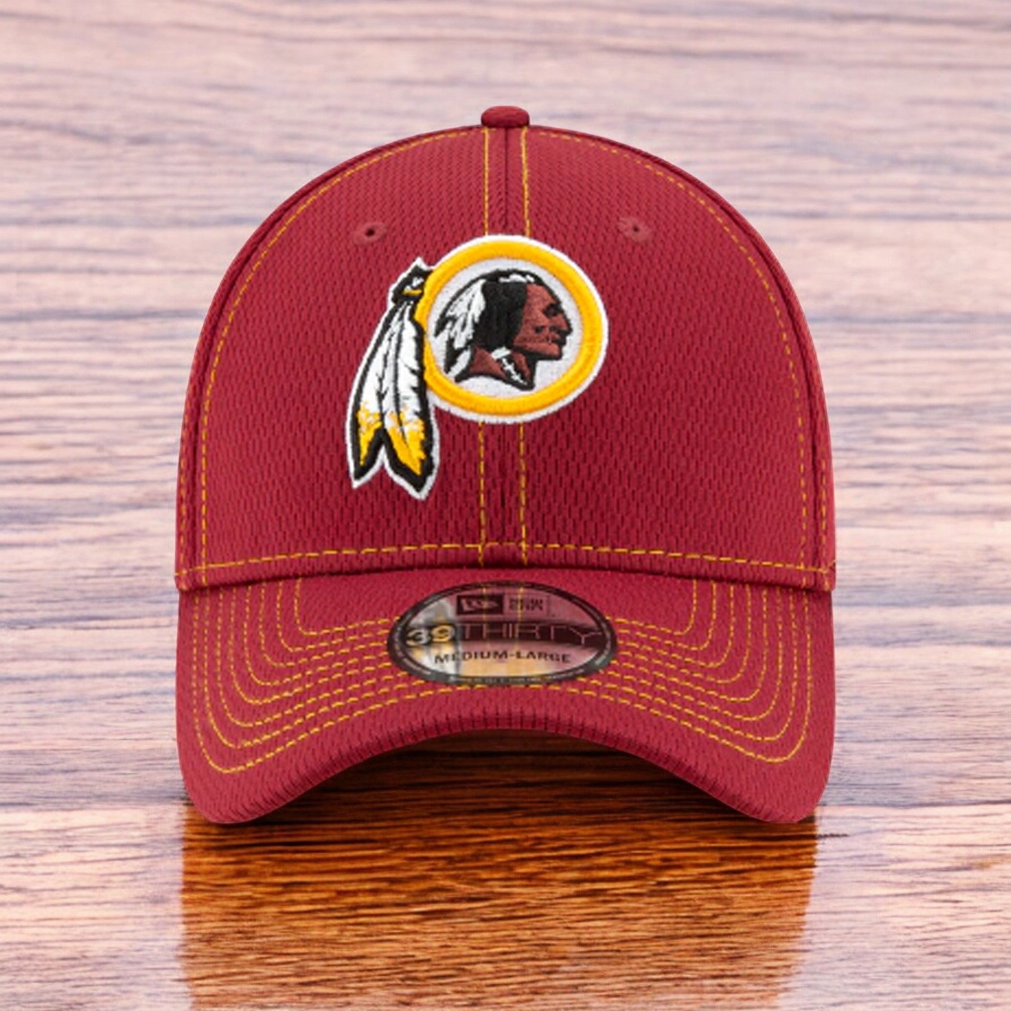 [12050679] Mens New Era NFL On Field 39Thirty Sideline Cap - Washington Redskins