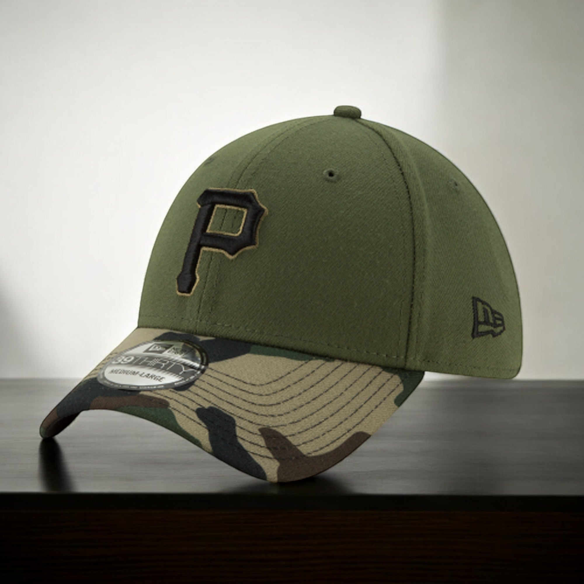 [11576729] Mens New Era MLB 39Thirty Flex Fit Cap - Pittsburgh Pirates