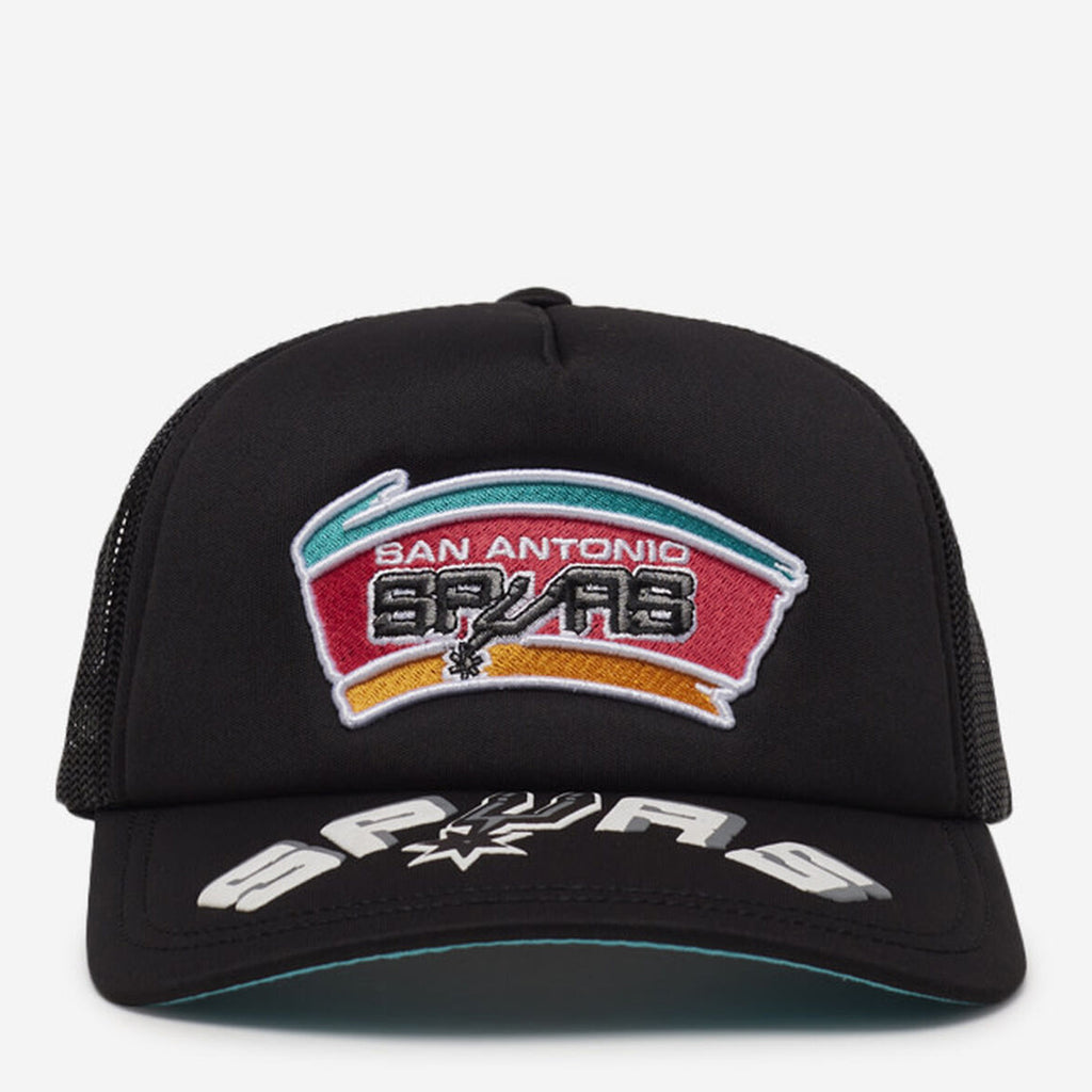 Mens Mitchell & Ness NBA PUFF THE MAGIC TRUCKER HWC SPURS