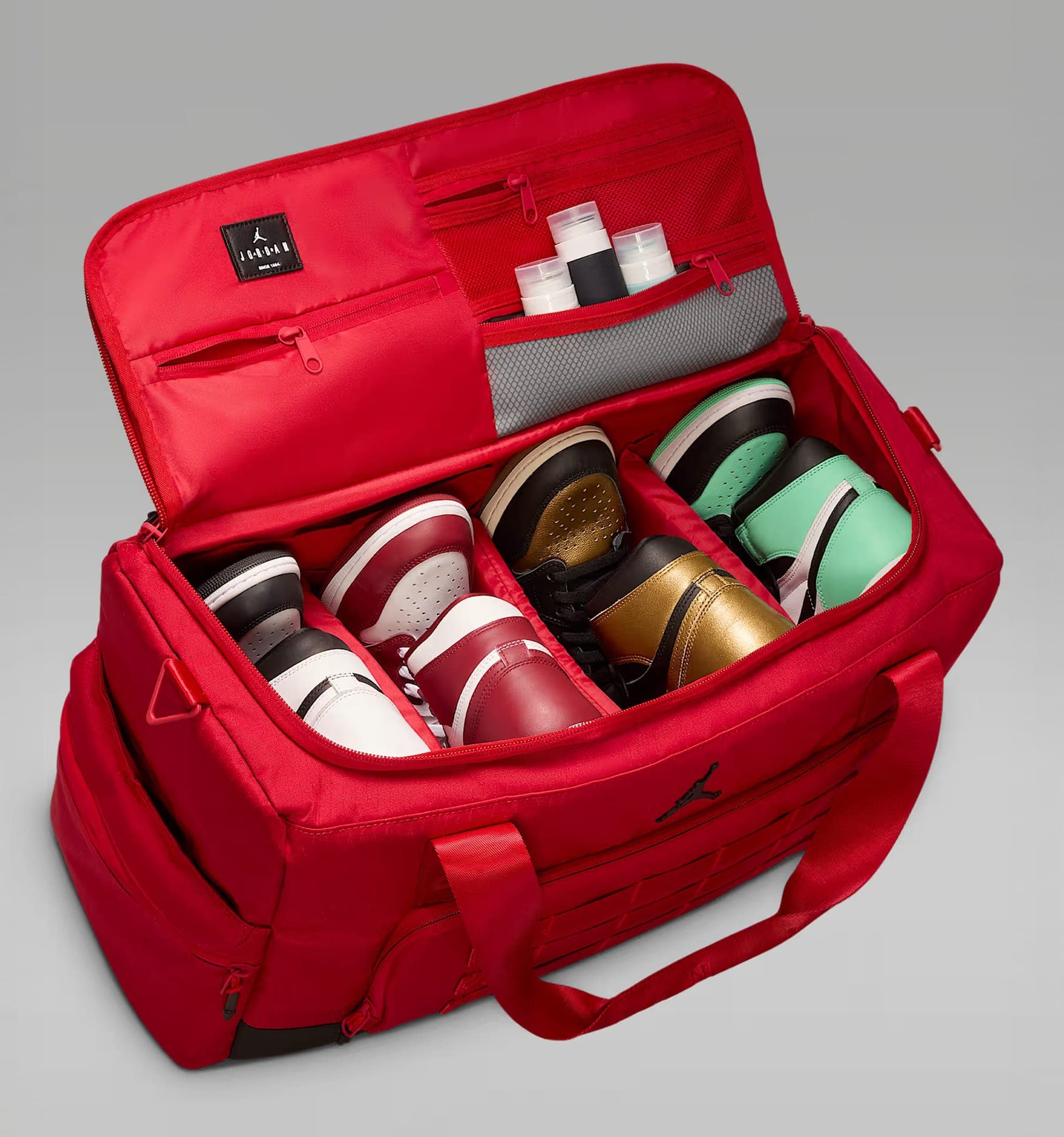 [MA0932-R78] UNISEX AIR JORDAN COLLECTORS 44L DUFFLE