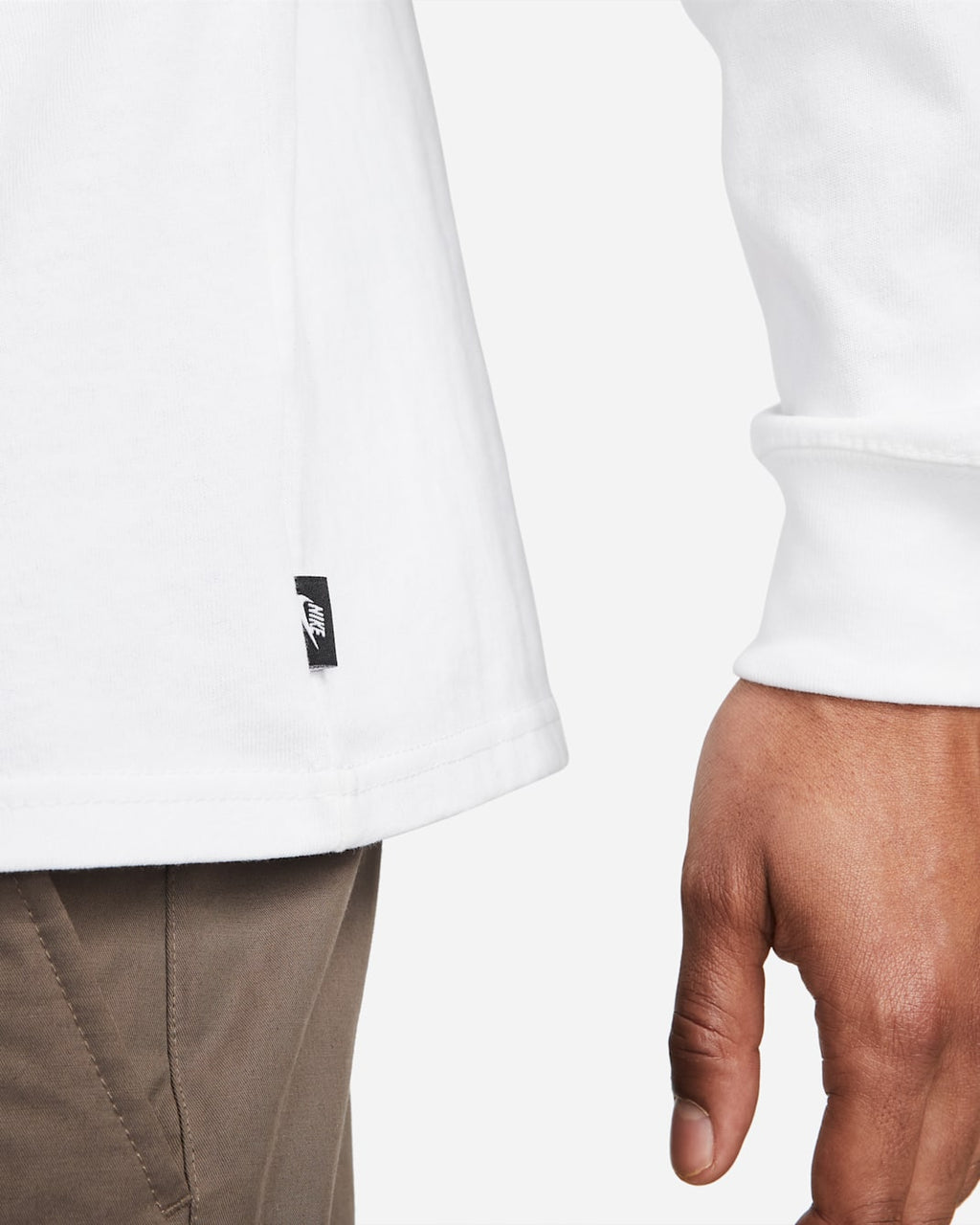 [DO7390-100] MENS NIKE PREMIUM ESSENTIALS LONG SLEEVE T-SHIRT