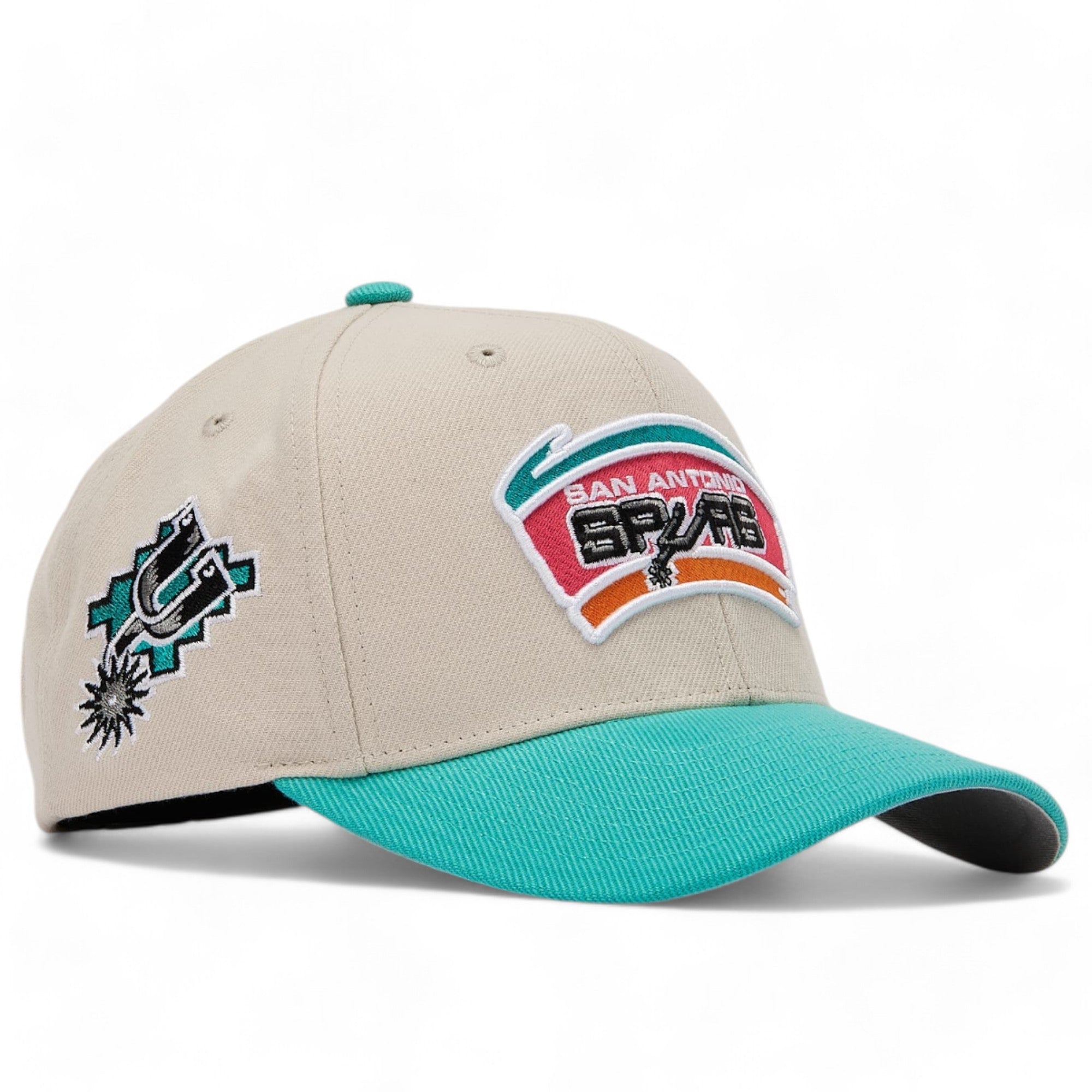 MENS MITCHELL & NESS NBA GAME ON PRO SNAPBACK HWC SPURS - OFF WHITE