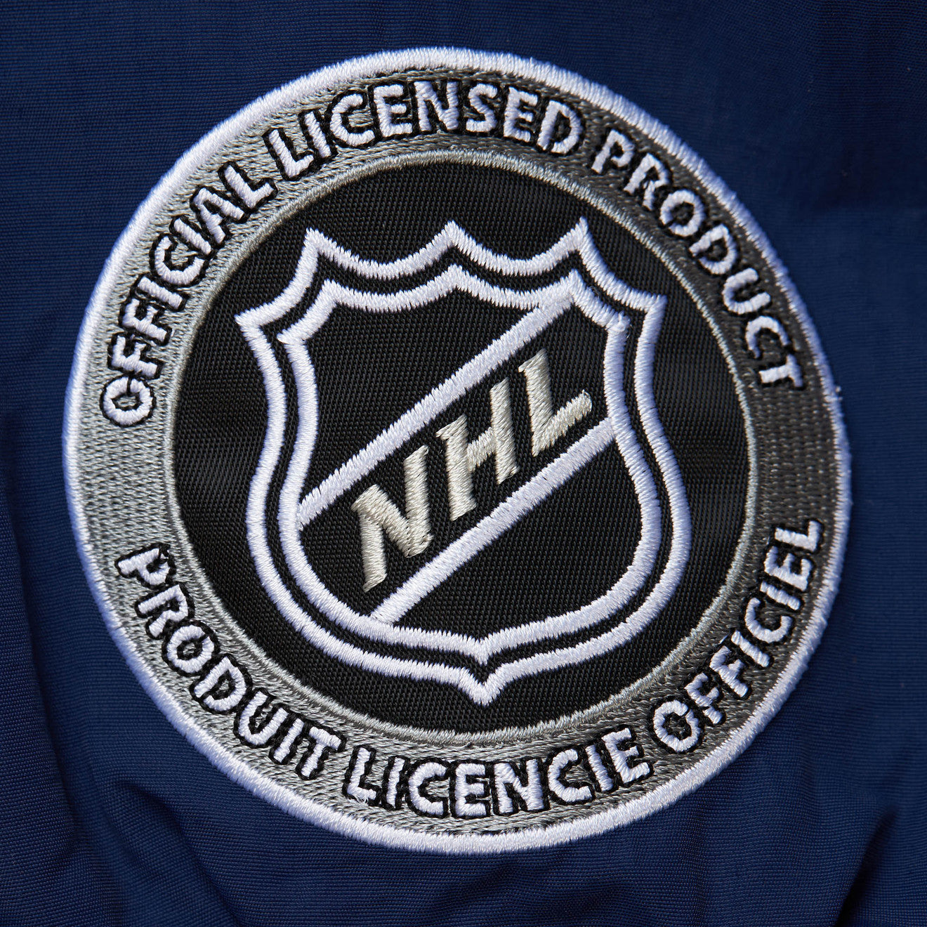MENS MITCHELL & NESS NHL CLASSIC NYLON PULLOVER CURRENT LOGO BLUE JACKETS