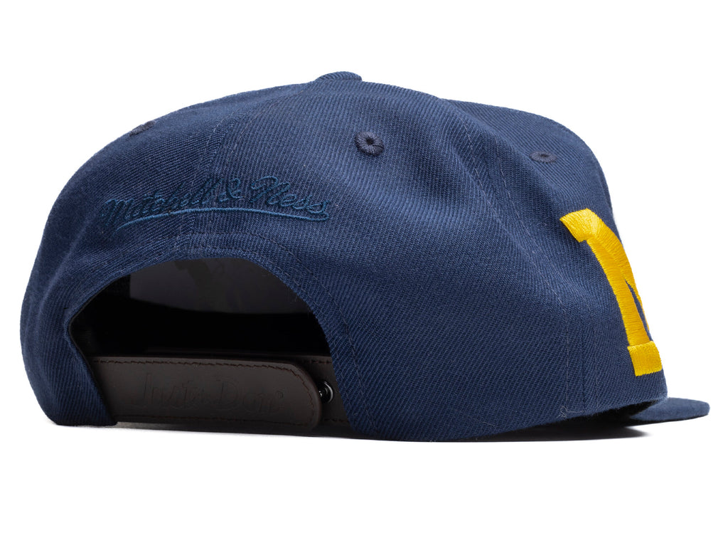 Mens Mitchell & Ness NCAA JUST DON DRAFT SNAPBACK MICHIGAN