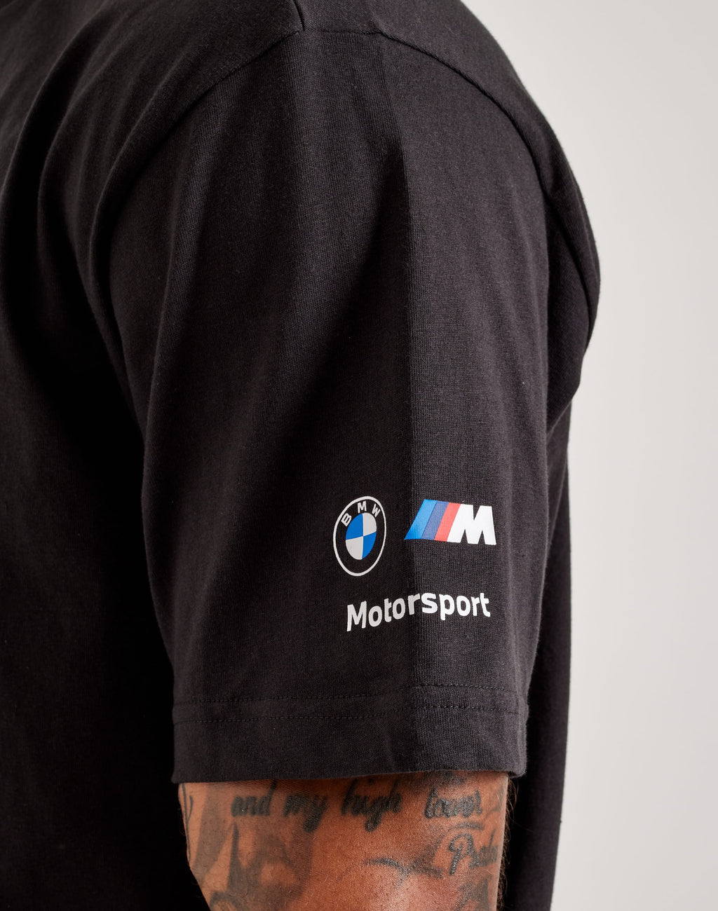 [629224-01] MENS PUMA BMW MOTORSPORTS ESSENTIALS LOGO STRIPE TEE