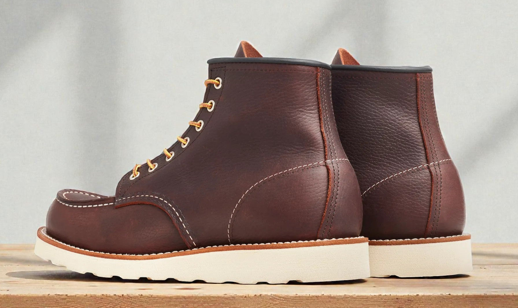 [8138-WIDE] MENS RED WING CLASSIC MOC (WIDE 2E WIDTH)