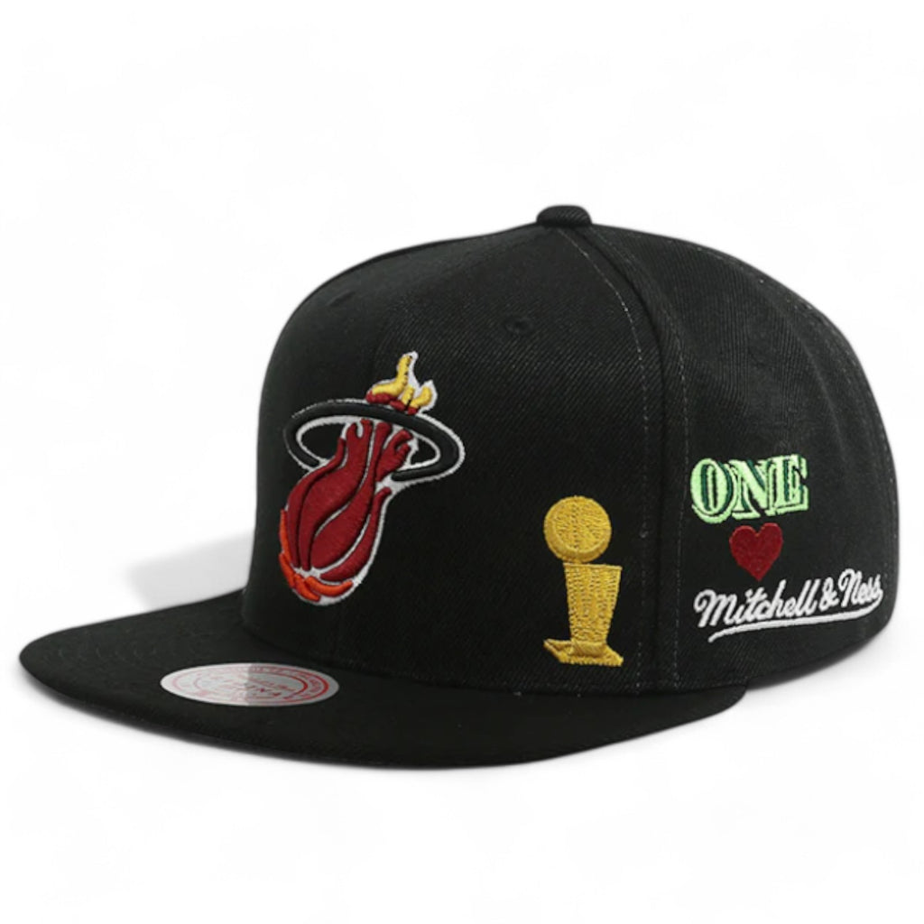 MENS MITCHELL & NESS NBA HYPERLOCAL SNAPBACK HWC HEAT - BLACK