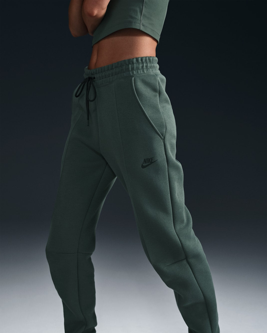 [FB8330-338] WOMENS NIKE SPORTSWEAR TECH FLEECE