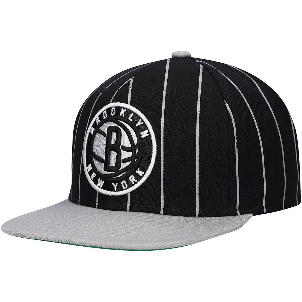 MENS MITCHELL & NESS NBA TEAM PIN SNAPBACK NETS - BLACK