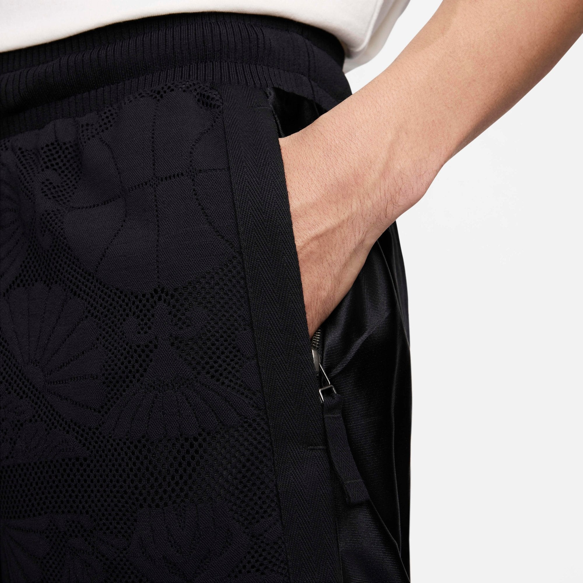 [FN2856-010] MENS NIKE 8" DRI-FIT DNA BASKETBALL SHORTS