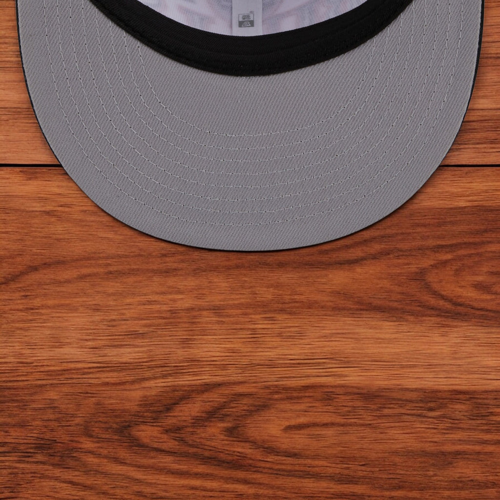[60310259] MENS NEW ERA NBA CHICAGO BULLS 950 CREST STACK SNAPBACK - WHITE/BLACK