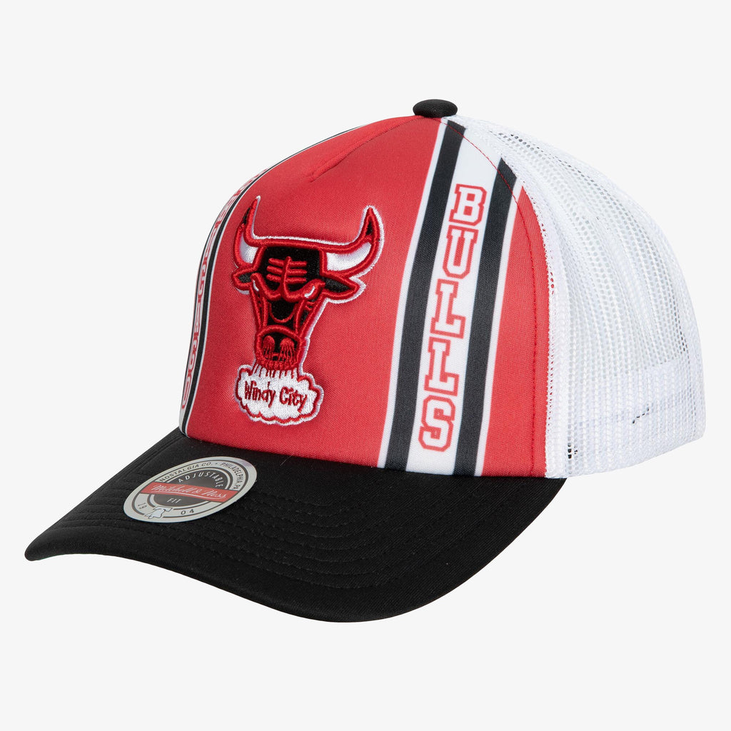 MENS MITCHELL & NESS NBA RETRO TRUCKER SNAPBACK HWC BULLS - RED-BLACK