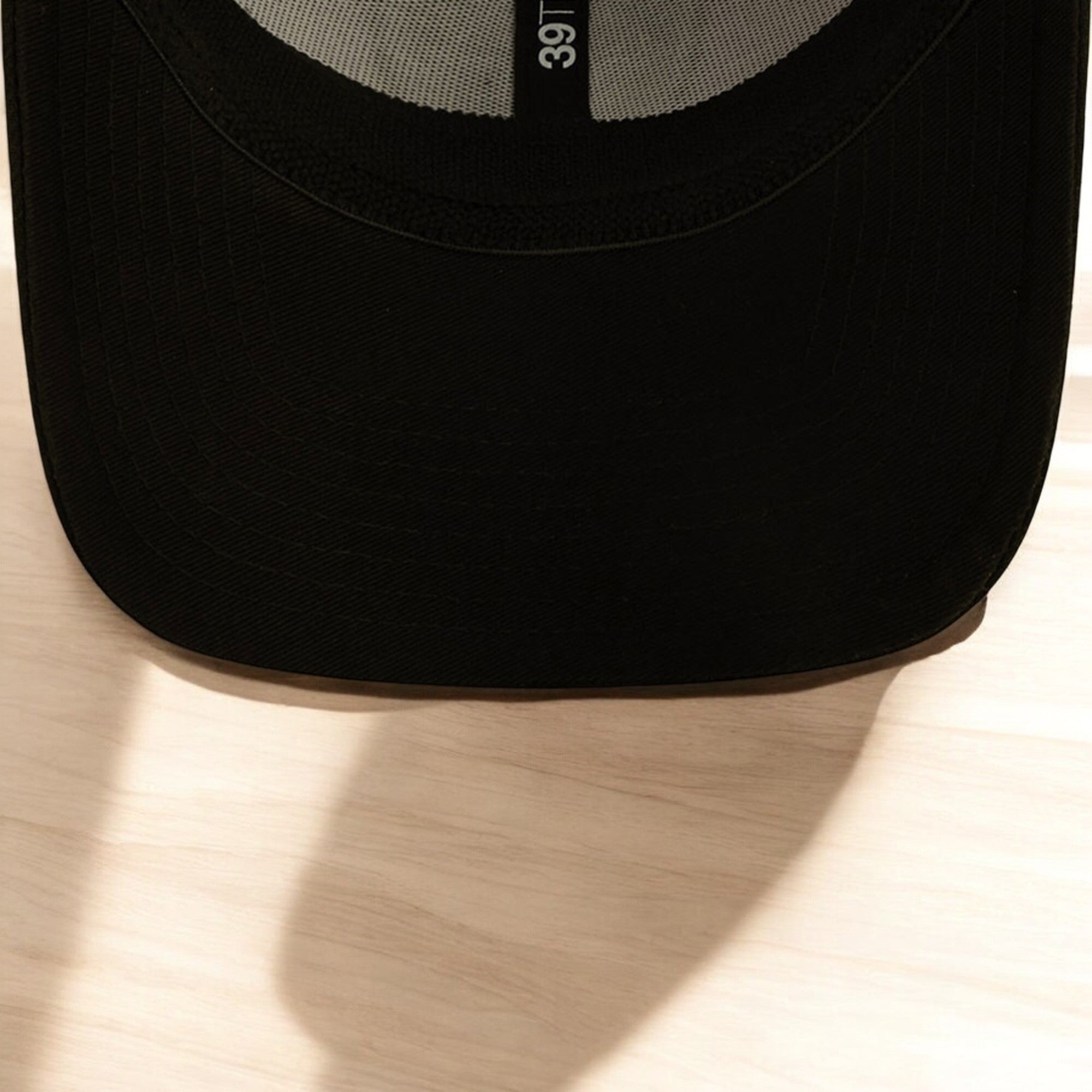 [60290204] MENS NEW ERA NFL LAS VEGAS RAIDERS 3930 CRUCIAL CATCH FLEX