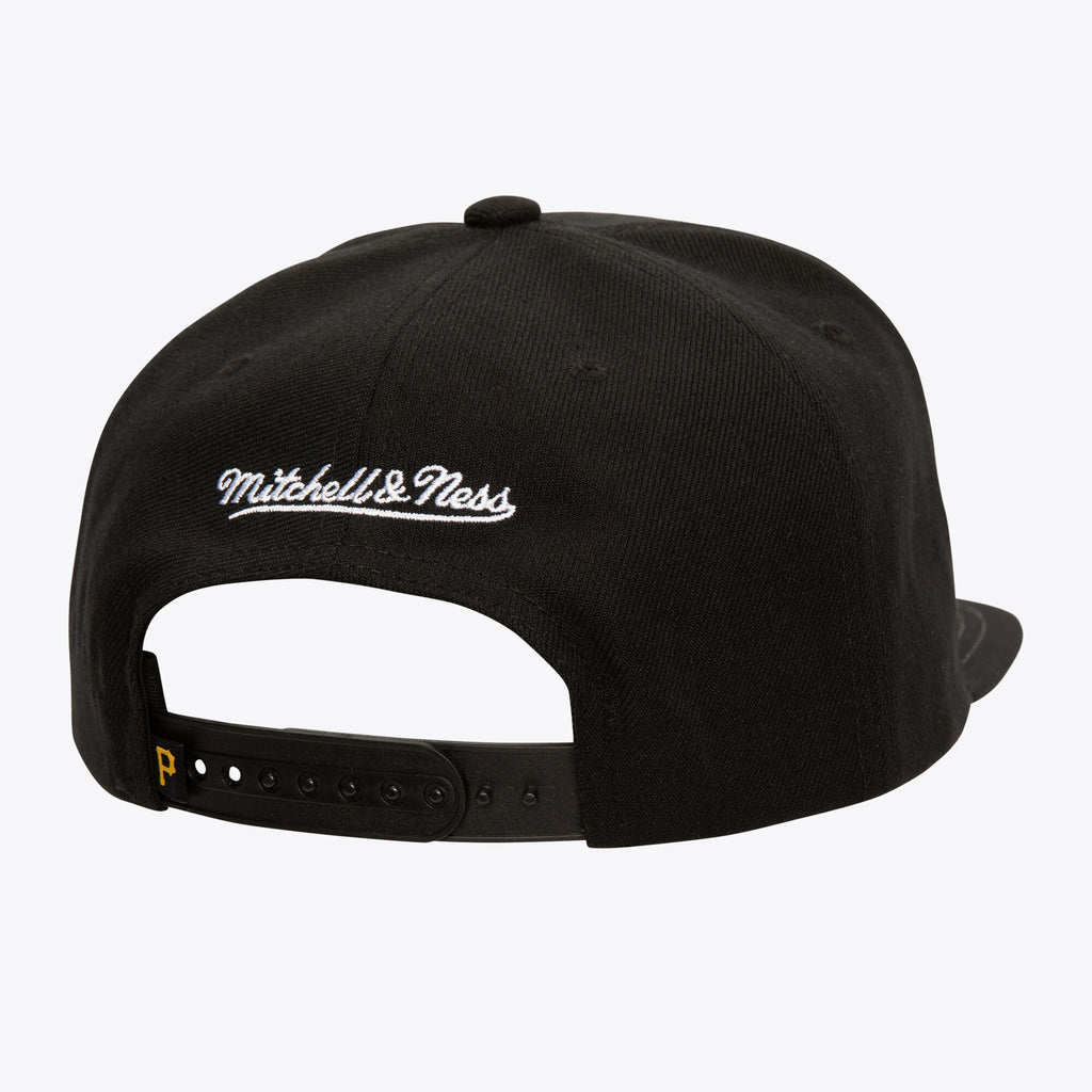 [HS9756-PPIBLCK] MENS MITCHELL & NESS MLB XL LOGO SNAPBACK PIRATES