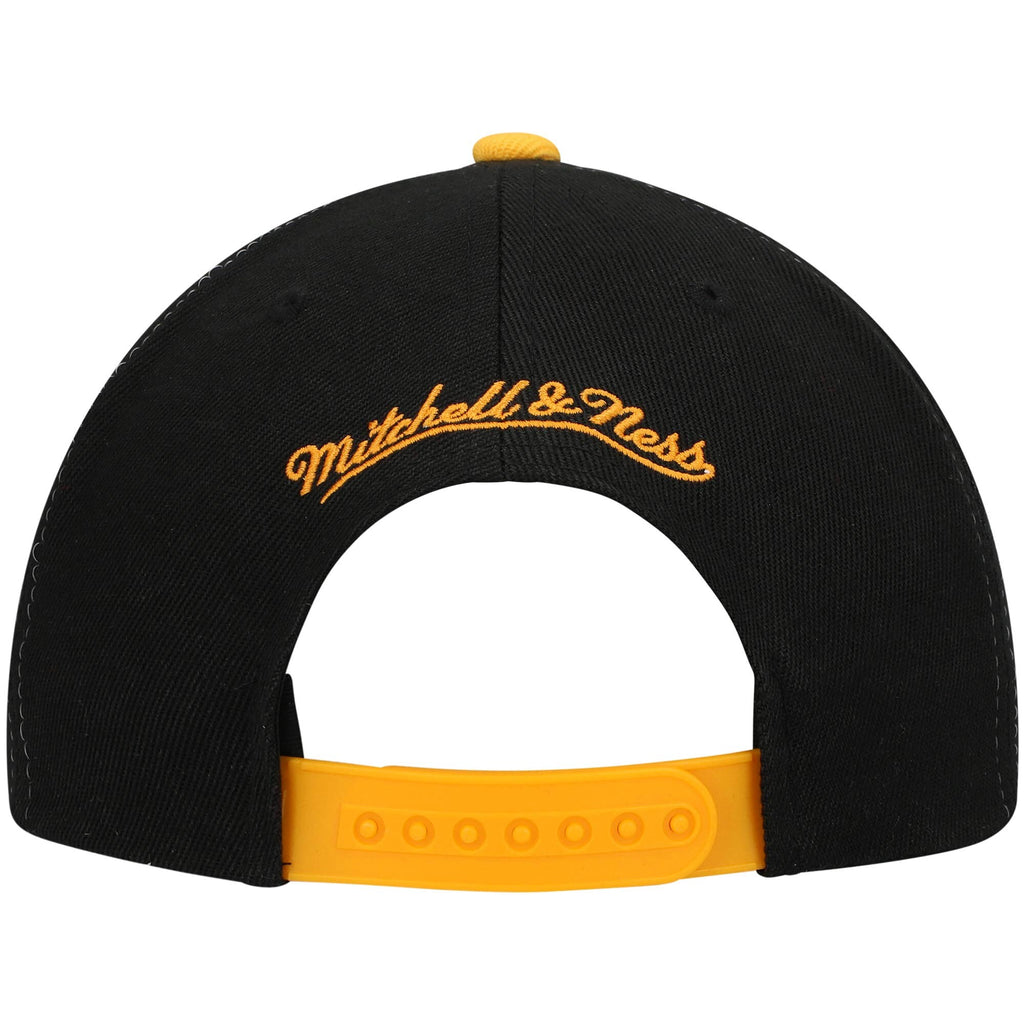 Mens Mitchell & Ness NCAA SHARKTOOTH SNAPBACK TENNESSEE
