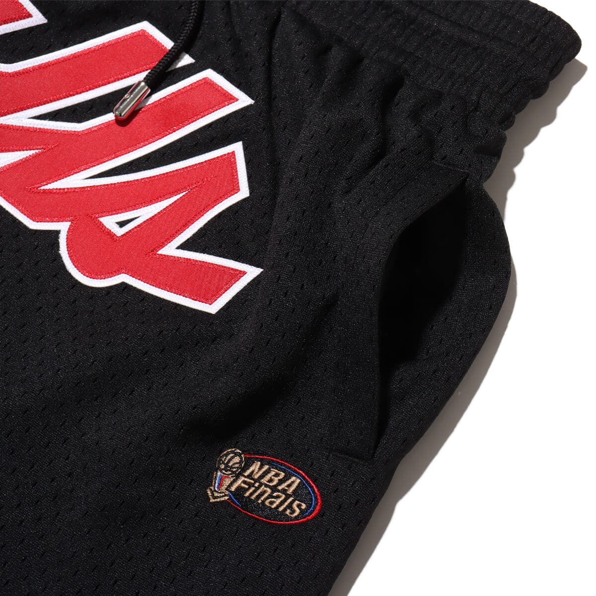 MENS MITCHELL & NESS NBA JUST DON PRACTICE SHORTS BULLS