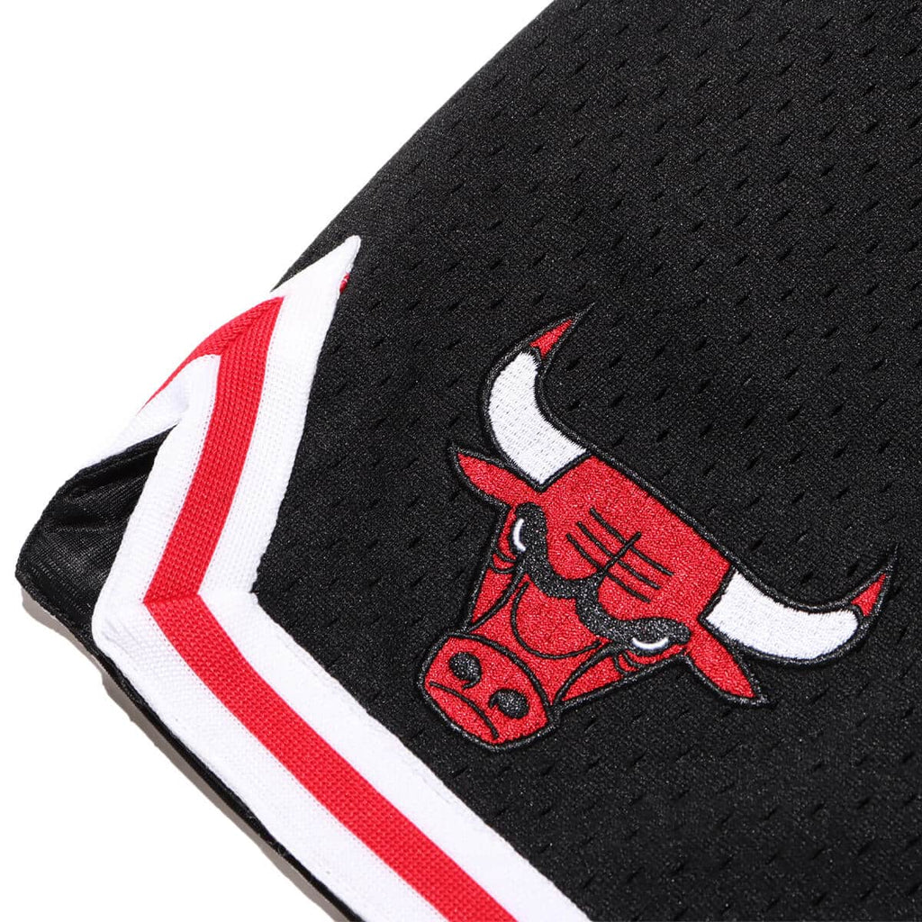 MENS MITCHELL & NESS NBA JUST DON PRACTICE SHORTS BULLS