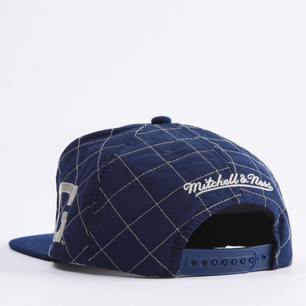 Mens Mitchell & Ness NCAA QUILTED TASLAN SNAPBACK GEORGETOWN