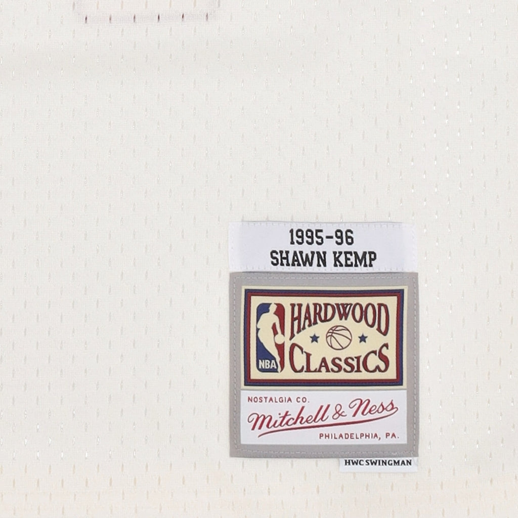 MENS MITCHELL & NESS CREAM SWINGMAN JERSEY SUPERSONICS 1995 SHAWN KEMP