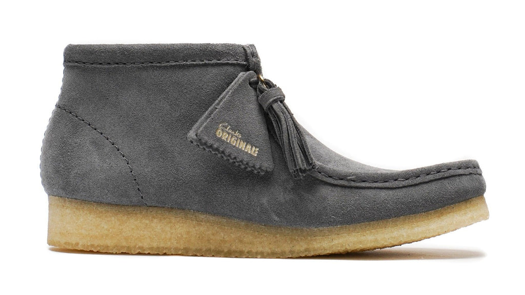 [26177718] WOMENS CLARKS WALLABEE BOOT GREY/BLUE SUEDE