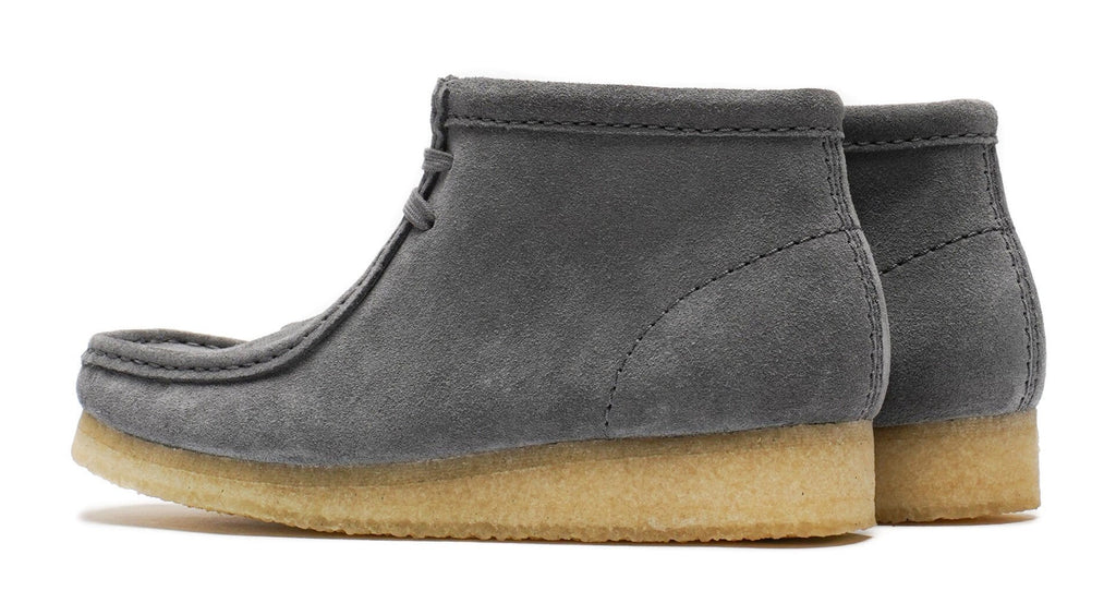 [26177718] WOMENS CLARKS WALLABEE BOOT GREY/BLUE SUEDE