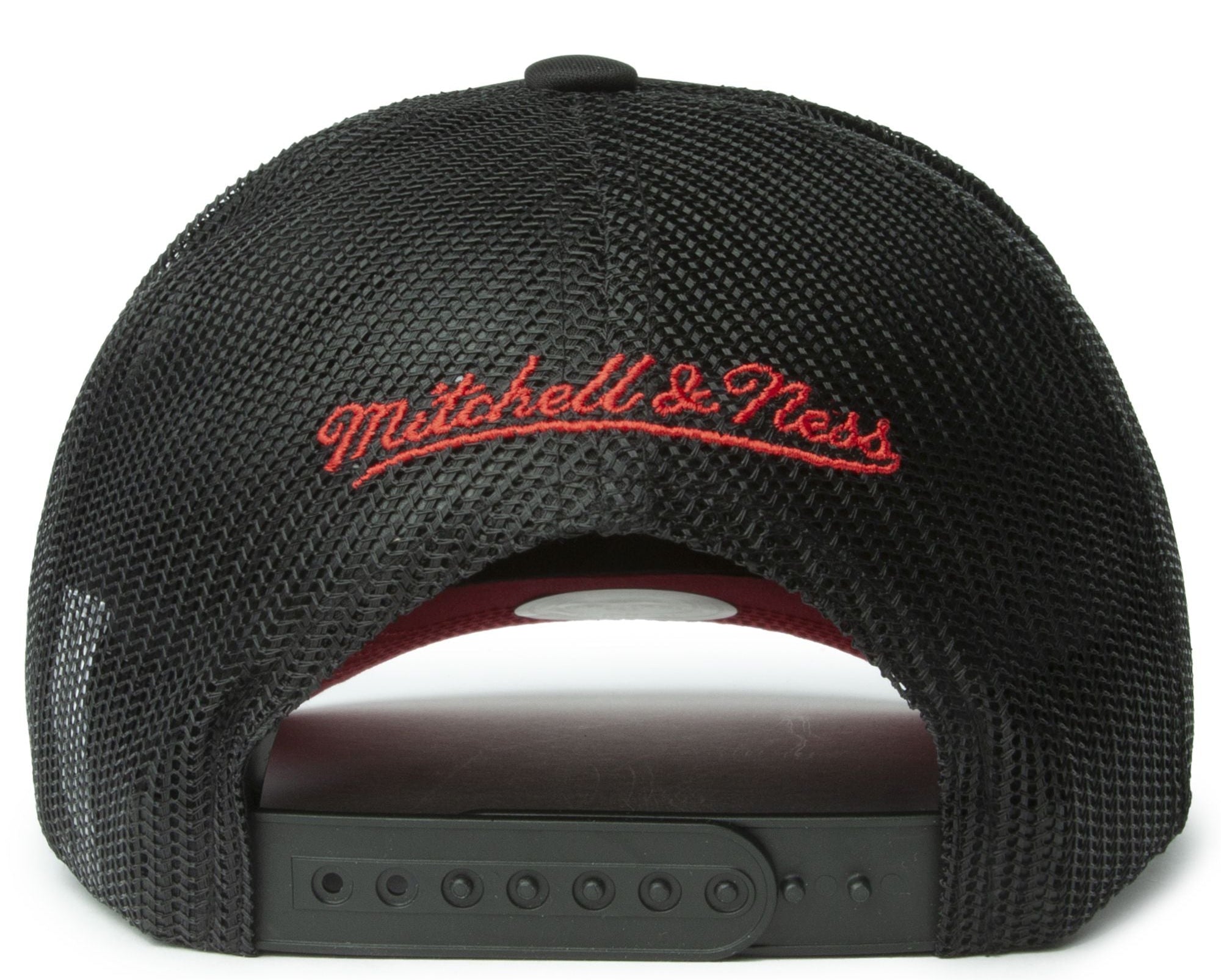 MENS MITCHELL & NESS NBA PUFF THE MAGIC TRUCKER HWC BULLS