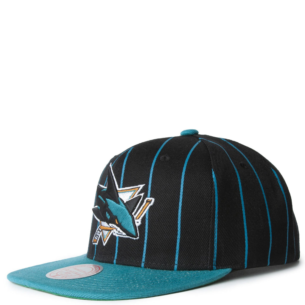 MENS MITCHELL & NESS NHL TEAM PIN SNAPBACK SHARKS - BLACK