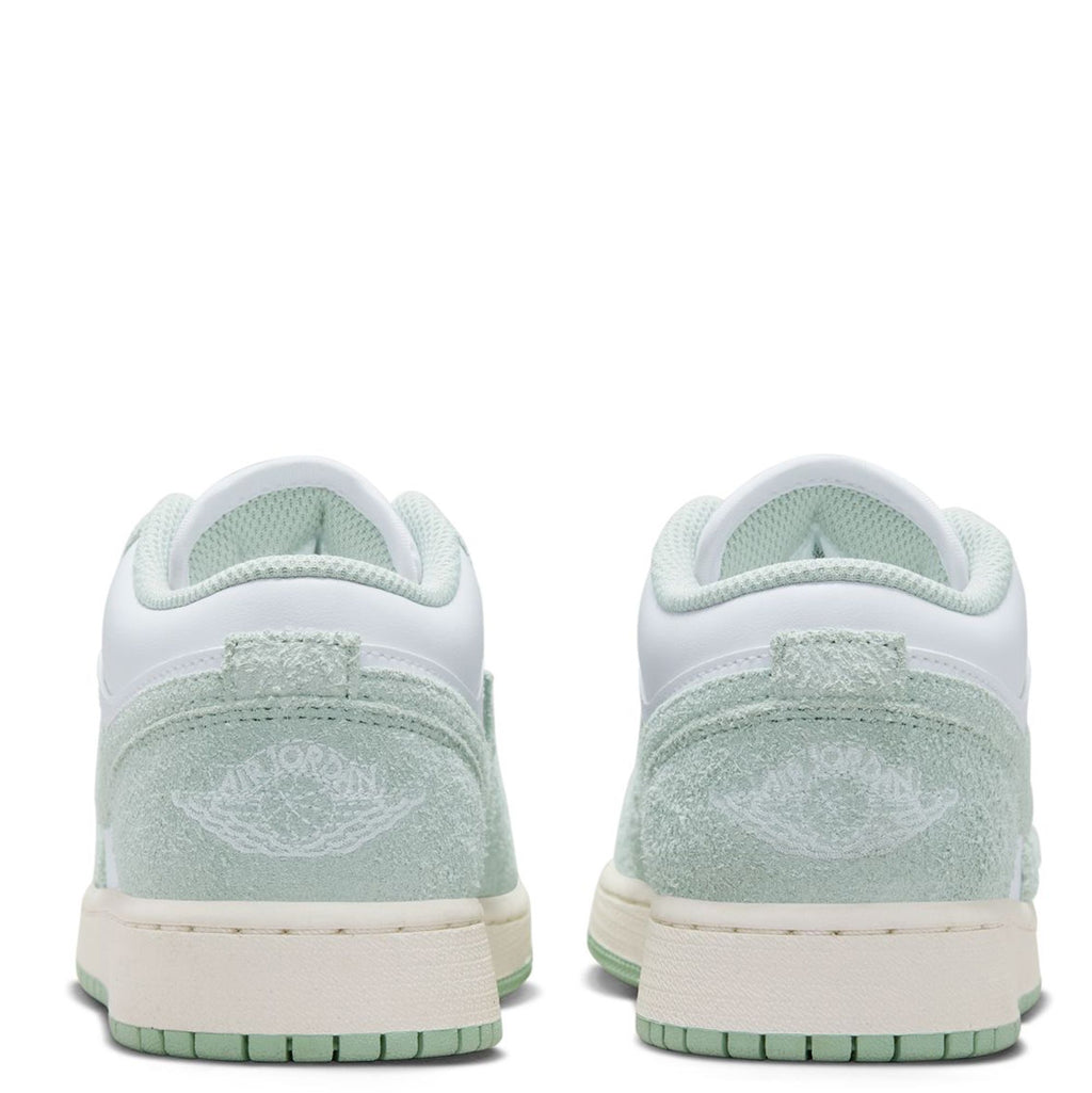 [FN9137-131] GRADE SCHOOL AIR JORDAN RETRO 1 LOW SE (GS) 'WHITE SEAFOAM'