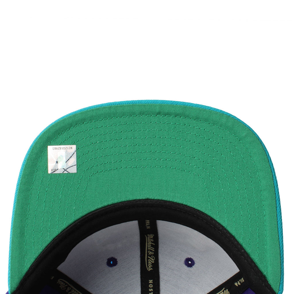 MENS MITCHELL & NESS NBA CROOKED PATH SNAPBACK HWC HORNETS - PURPLE