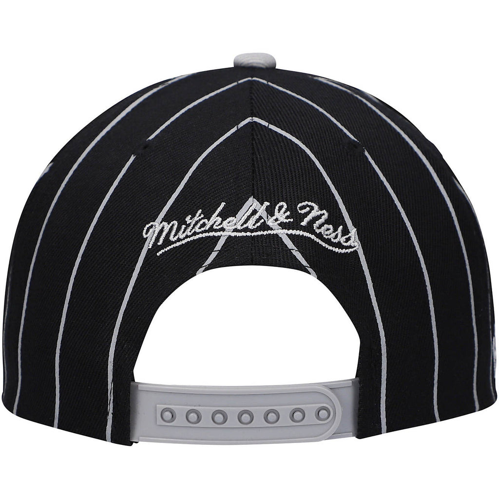 MENS MITCHELL & NESS NBA TEAM PIN SNAPBACK NETS - BLACK