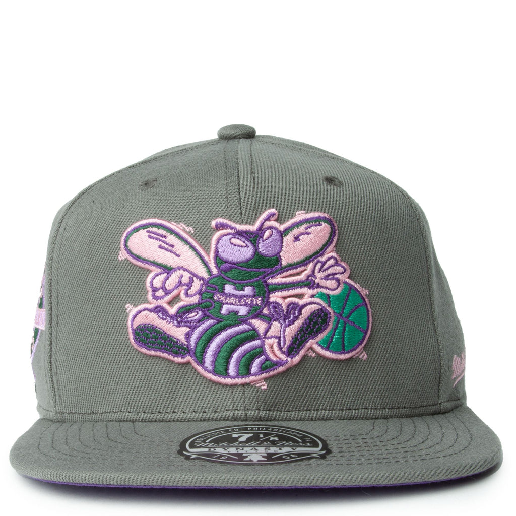 MENS MITCHELL & NESS NBA FROM DUSK FITTED HWC HORNETS - DARK GREY