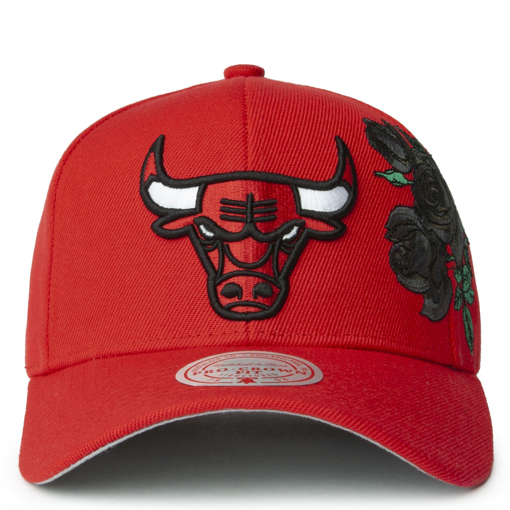 Mens MITCHELL & NESS NBA SECONDARY ROSES PRO SNAPBACK BULLS