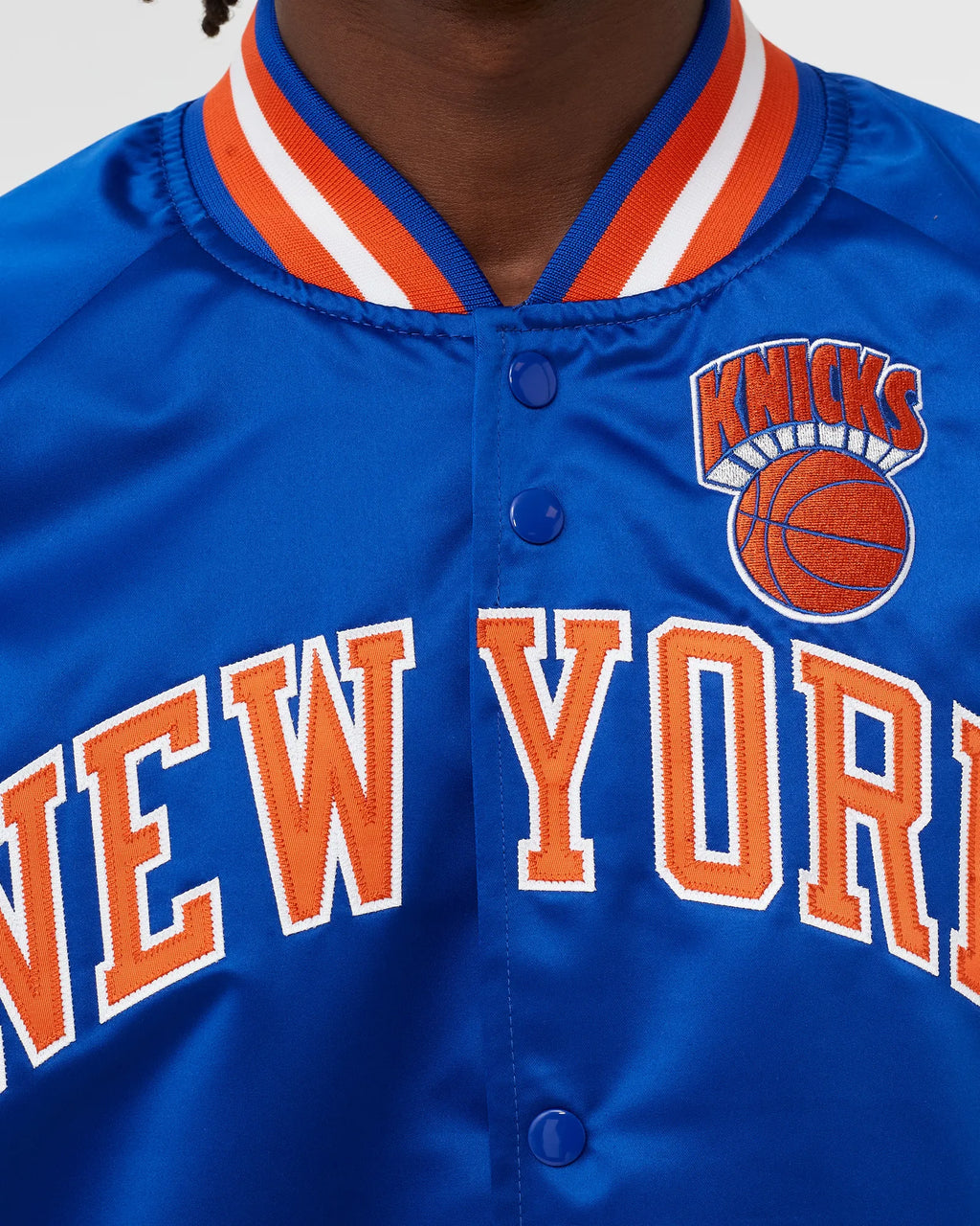 MENS MITCHELL & NESS NBA LIGHTWEIGHT SATIN JACKET VINTAGE LOGO KNICKS