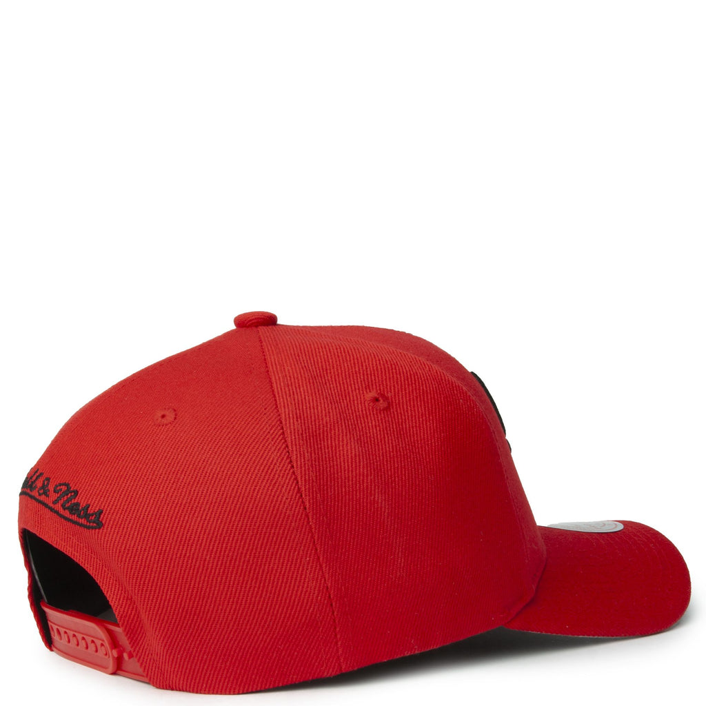 Mens MITCHELL & NESS NBA SECONDARY ROSES PRO SNAPBACK BULLS