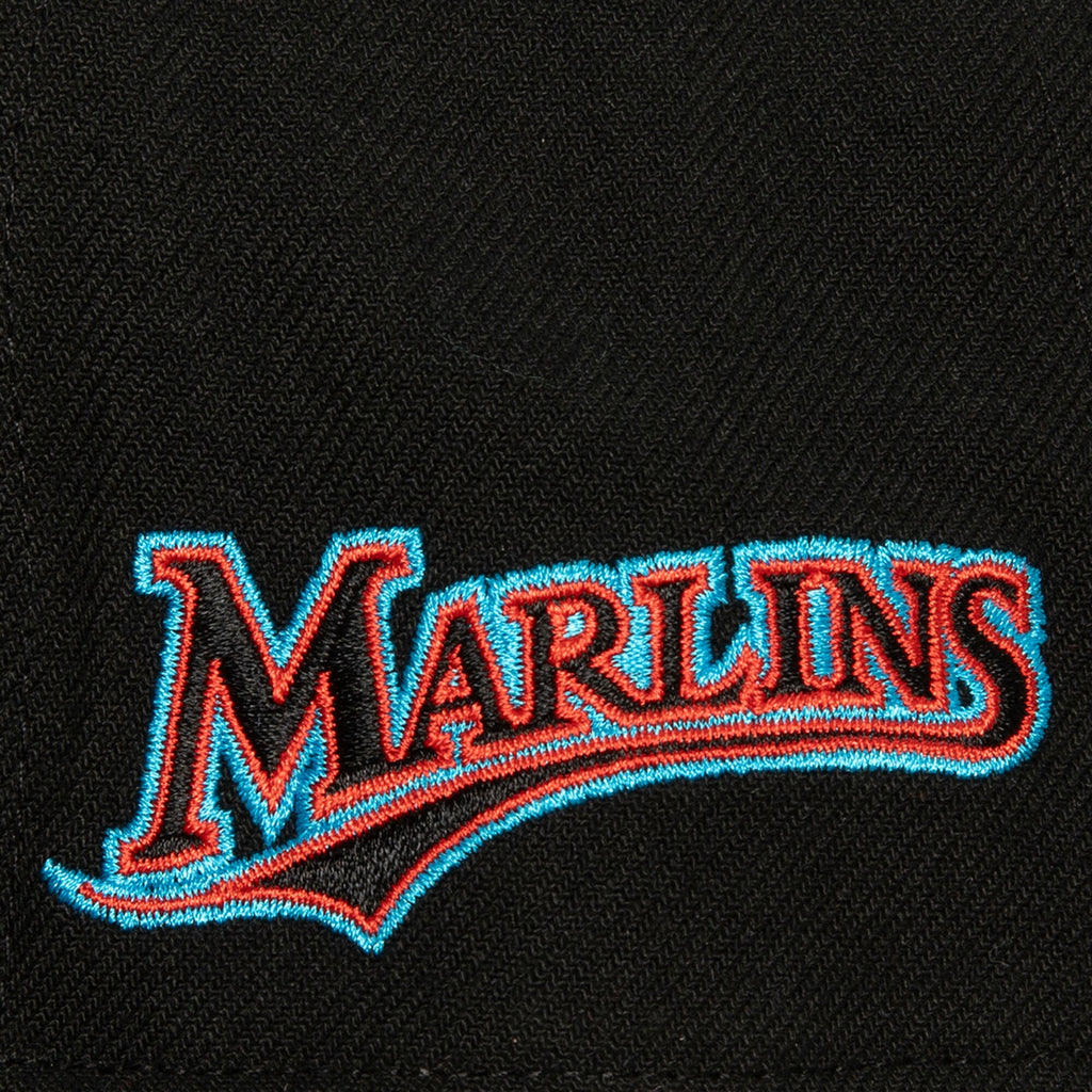 MENS MITCHELL & NESS MLB BASES LOADED FITTED COOP MARLINS - BLACK