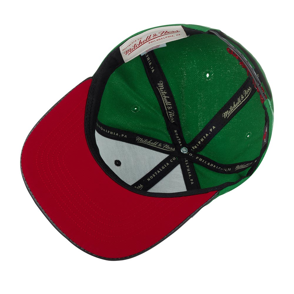 MENS MITCHELL & NESS NBA DAY ONE SNAPBACK BULLS - GREEN-RED