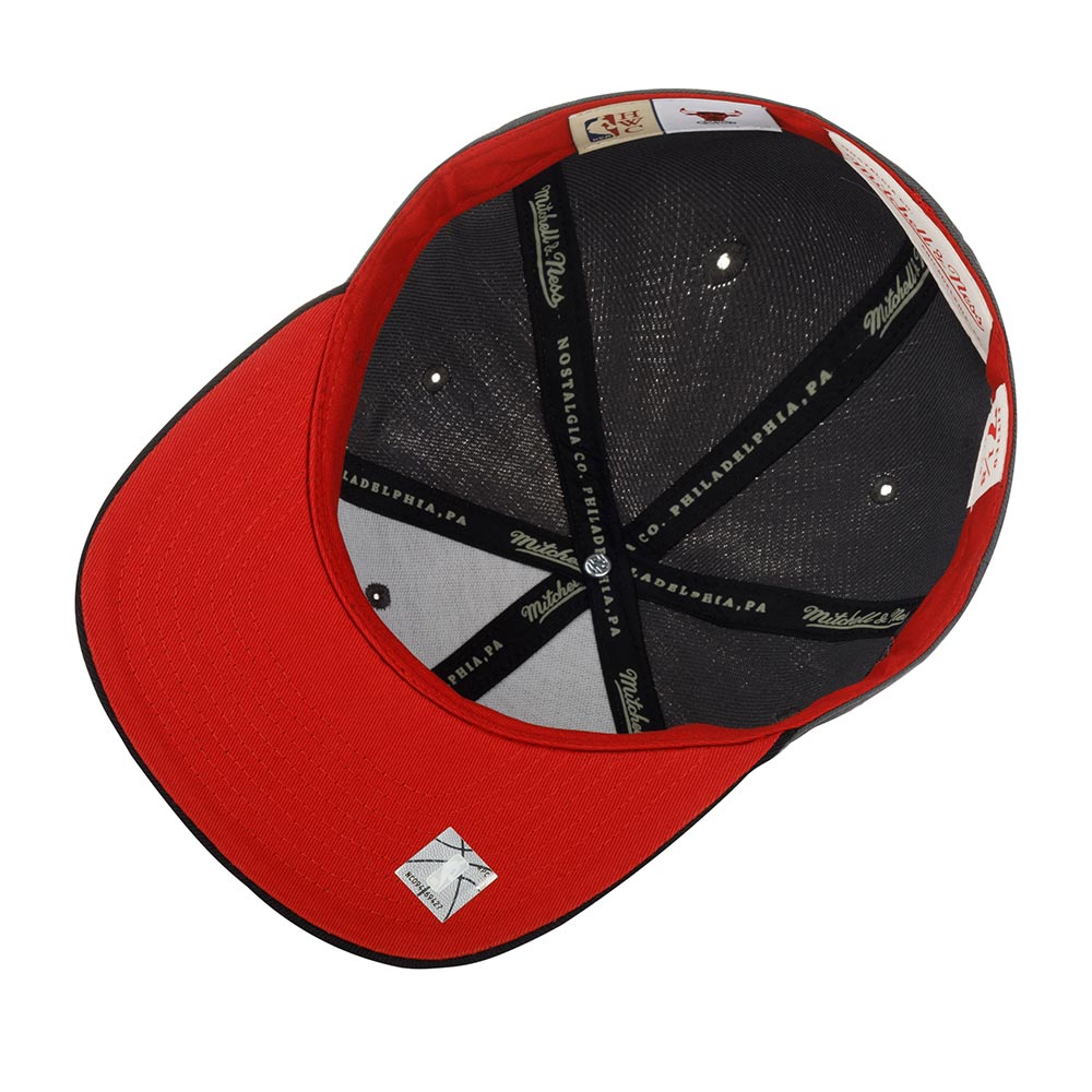 MENS MITCHELL & NESS NBA BORN AND BRED FITTED HWC BULLS
