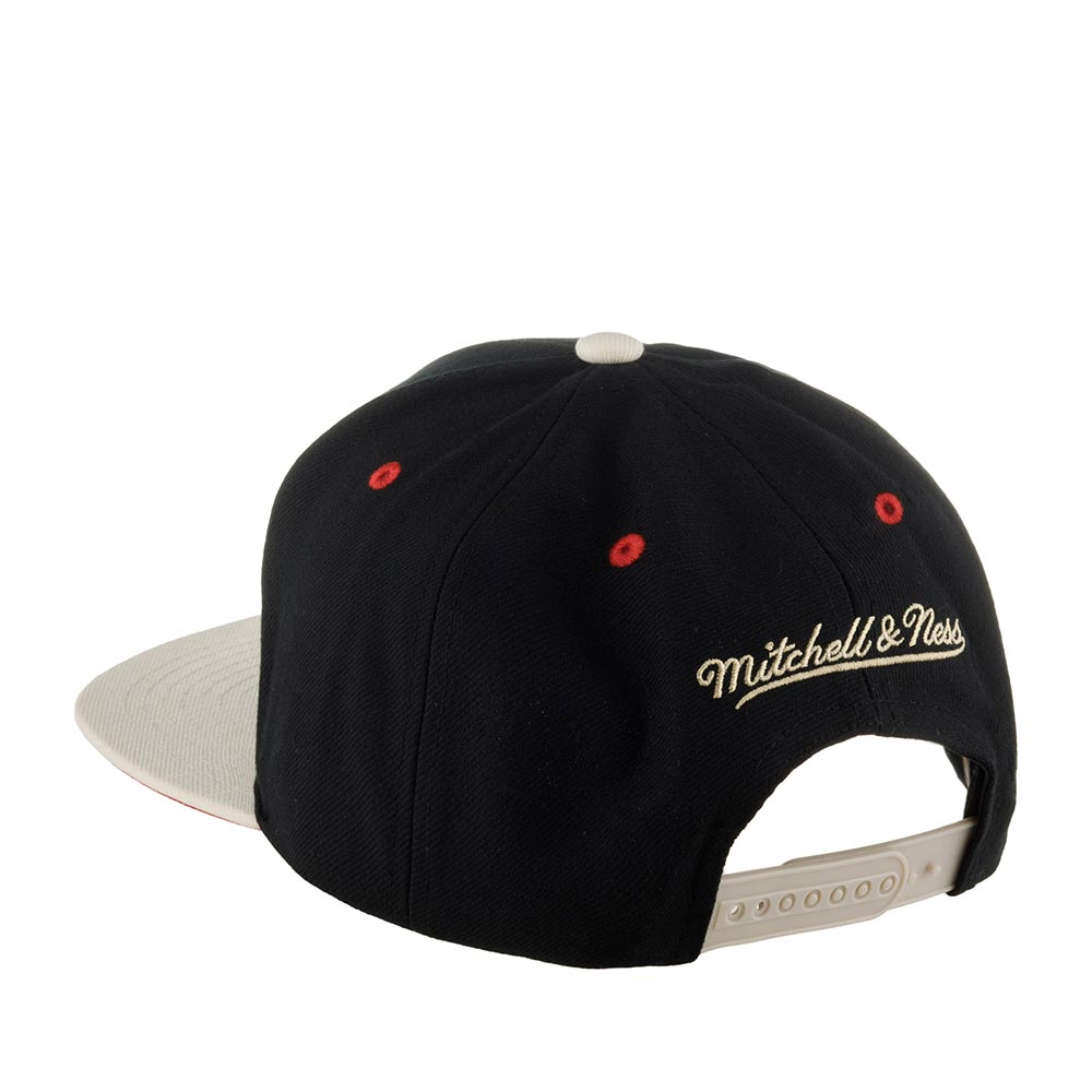 MENS MITCHELL & NESS NBA PIN DROP SNAPBACK BULLS - BLACK