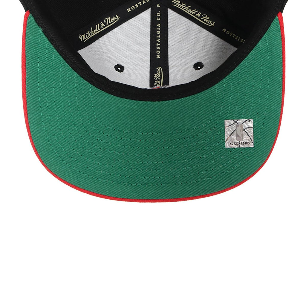 MENS MITCHELL & NESS NBA SIDE CORE 2.0 SNAPBACK HWC PISTONS - BLACK-RED