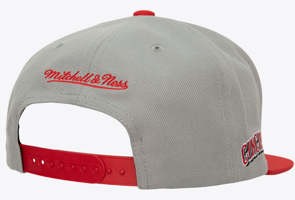 [HHSS6543-CREYYPPPGREY] MENS MITCHELL & NESS MLB EVERGREEN SNAPBACK COOP REDS
