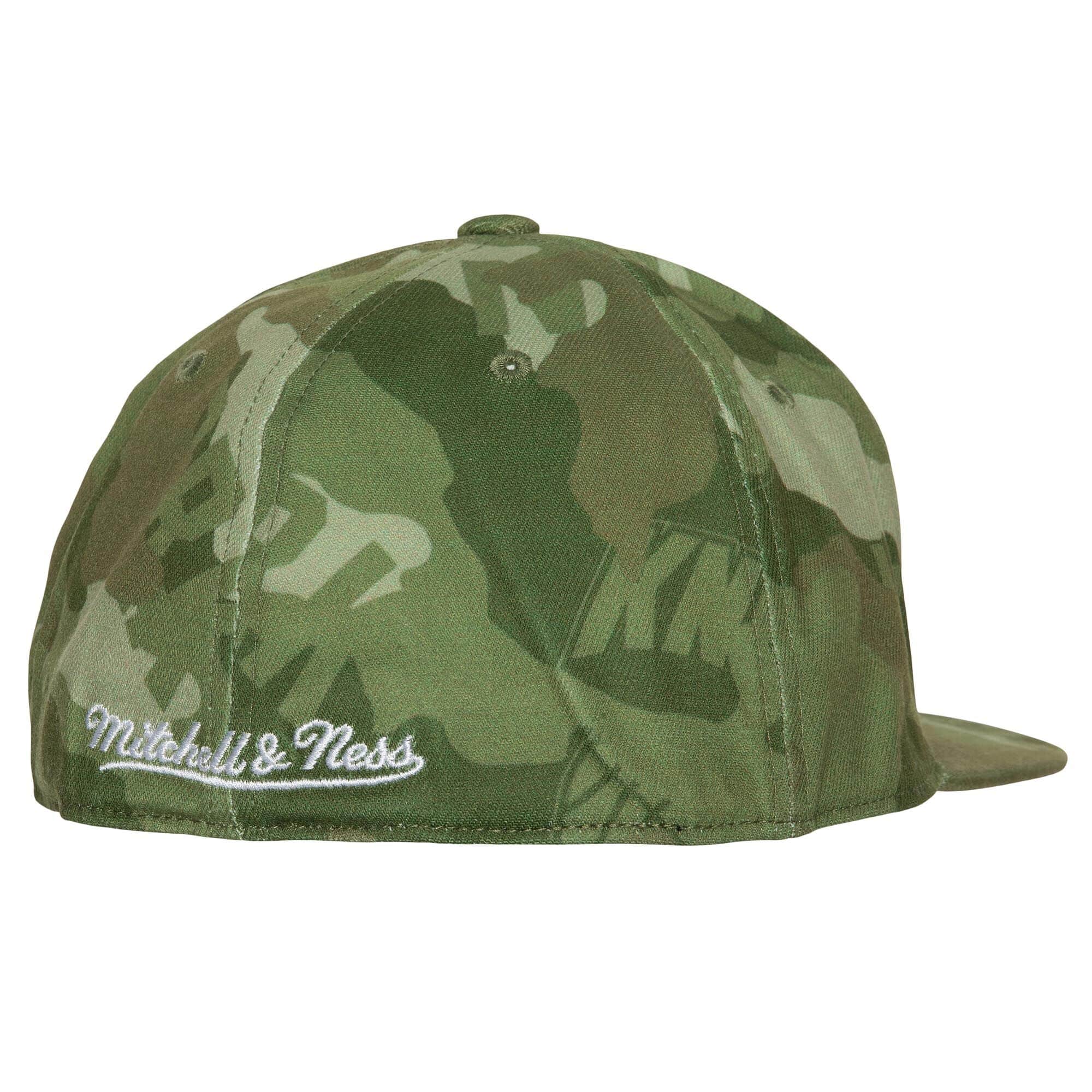 Mens MITCHELL & NESS NBA TONAL CAMO STRETCH FITTED HWC KNICKS